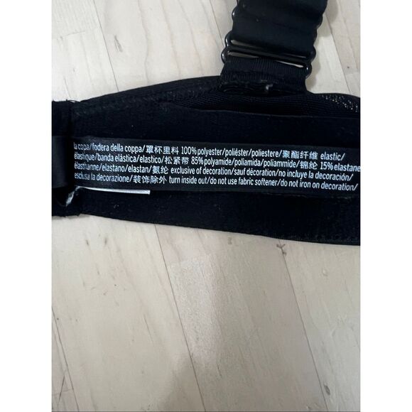 Victoria's Secret Pink Sport Bra M Ultimate Lightly Lined Black Back Closure - Picture 11 of 14